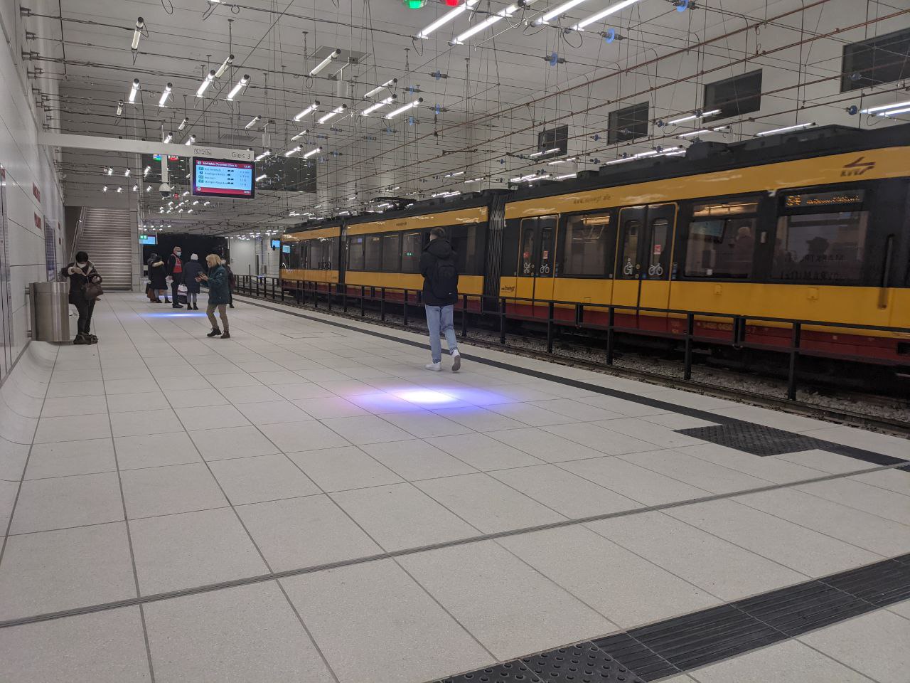 Haltestelle in der neuen U-Strab in Karlsruhe